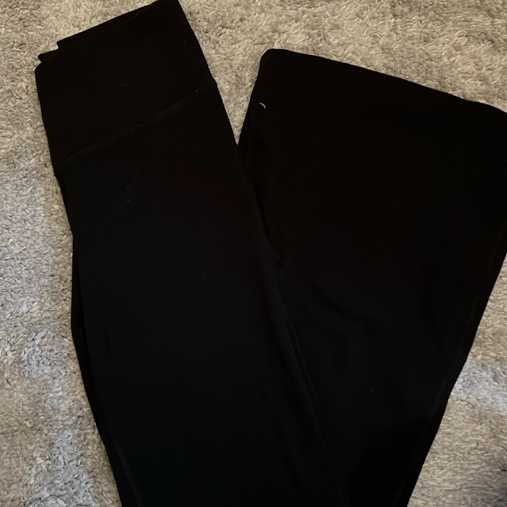 Old Navy Powerchill Super Flare Legging